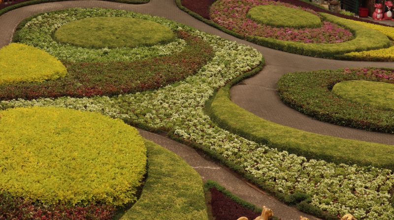 Elegant Garden Designs